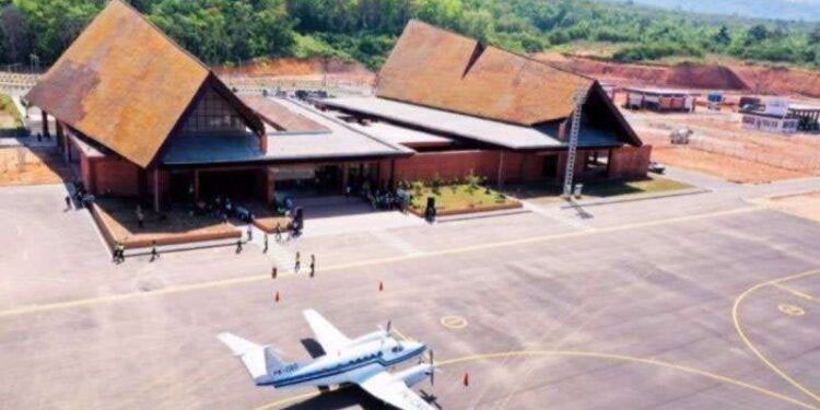 Penerbangan kalibrasi pesawat terbang jenis Beechcraft Super Kings Air di Bandara AH Nasution.