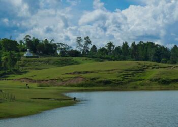 Danau Sidihoni, salah satu wisata di di Kecamatan Pangururan, Pulau Samosir.