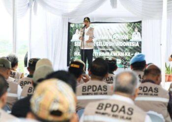 Penanaman pohon serentak nasional, dalam rangka Hari Bakti Rimbawan ke-41 di Sport Centre Sumut.