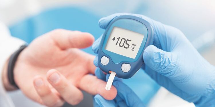 Pemberlakuan Cukai MBDK Tekan Kasus Diabetes hingga 3,1 Juta 1 Ilustrasi mengecek kadar gula