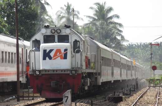 Ramadan, PT KAI Diskon 20% Tiket Kereta Api Sribilah Utama 1 Ilustrasi kereta api