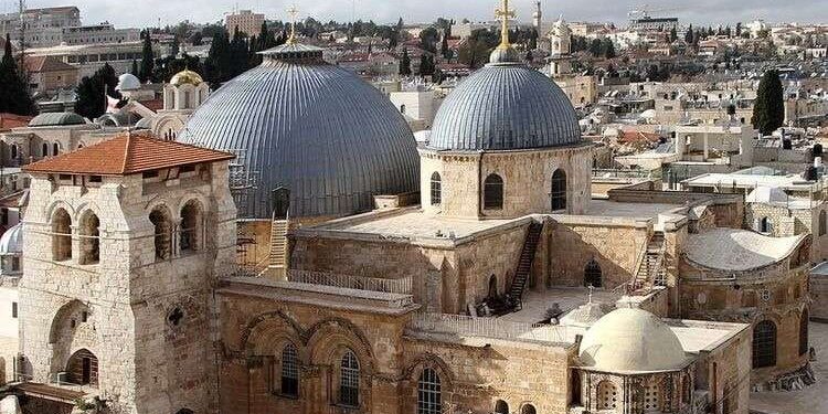 Anggota Kabinet Perang Israel Ancam Mundur Jika UU Wamil Disahkan 1 Gereja Makam Kudus atau Gereja Holy Sepulchre yang berada di Kota Tua, Yerusalem