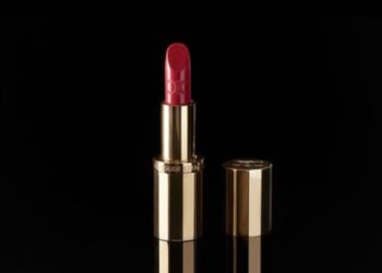 Produk makeup pertama Celine