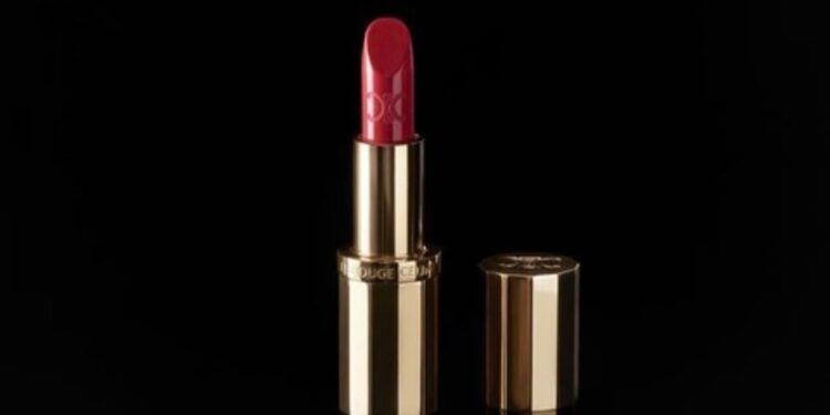Celine Rilis Lini Makeup, Lipstik Merah Produk Perdana 1 Produk makeup pertama Celine