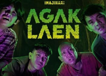 Poster film Agak Laen