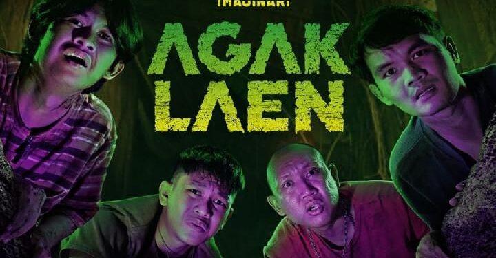 Poster film Agak Laen