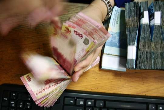 Rupiah dan IHSG Lanjutkan Pelemahan, Harga Emas Melaju Kencang 1 Rupiah