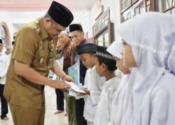 Wali Kota Medan, Bobby Nasution melakukan Safari Ramadan ke Masjid Al Mustaqim, Kecamatan Medan Helvetia