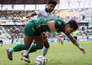 Pertandingan BRI Liga 1 di Stadion Gelora Bung Tomo, Surabaya, Jawa Timur, Minggu (3/3/2024).