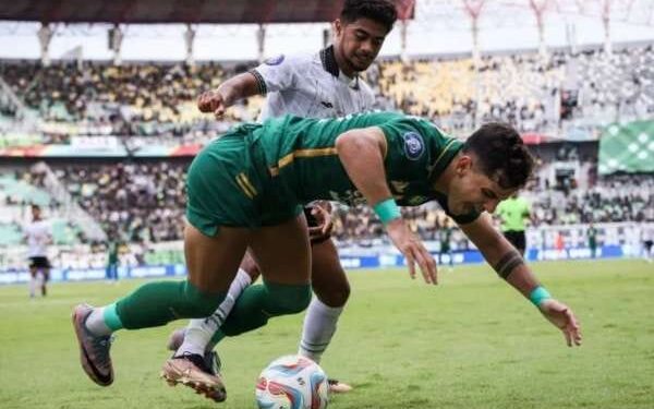 Sidang Komdis PSSI, Tiga Klub Liga 1 Kena Denda Jutaan Rupiah 1 Pertandingan BRI Liga 1 di Stadion Gelora Bung Tomo, Surabaya, Jawa Timur, Minggu (3/3/2024).