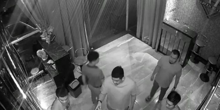 Tempat Hiburan Malam di Medan Ditutup Paksa Selama Ramadan 1 Wali Kota Medan, Bobby Nasution, saat sidak ke tempat hiburan malam Heaven Seven Club