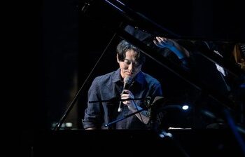 Komposer dan Pianis asal Korea selatan, Yiruma.