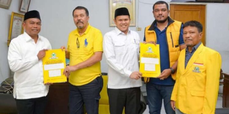 Dambaan Jilid ke-2 Kembali Daftarkan Diri di Pilkada Sergai 1 Bupati dan Wakil Bupati Sergai, Darma Wijaya dan Adlin Tambunan mendaftarkan diri sebagai Bakal Calon Bupati dan Bakal Calon Wakil Bupati Sergai periode 2024-2029.