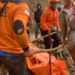 18 Orang Tewas Tertimbun akibat Longsor di Tana Toraja 2 Evakuasi korban tertimbun longsor di Tana Toraja.
