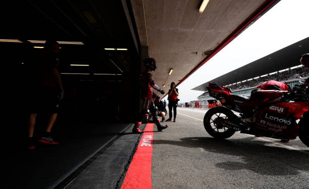 Usai Salip-salipan Lawan Marquez di MotoGP Spanyol, Ini Kata Bagnaia 1 Francesco Bagnaia saat bersiap mengikuti race MotoGP.