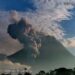 Gunung Merapi Keluarkan Awan Panas, 7 Desa di Magelang Diguyur Hujan Abu 2 Gunung Merapi di perbatasan Provinsi Jateng dan Daerah Istimewa Yogyakarta terjadi guguran awan panas.