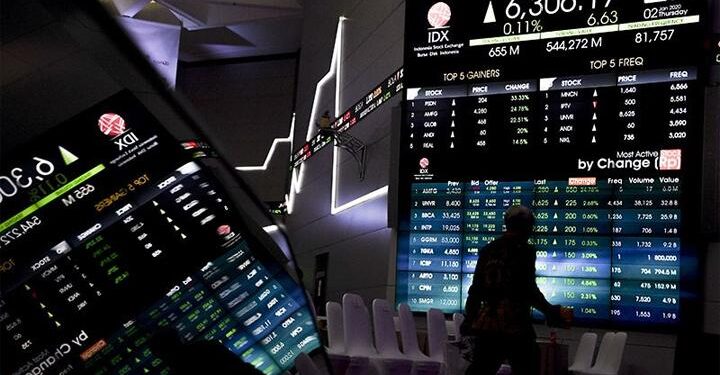 Jelang Libur Panjang, IHSG dan Rupiah Ditutup di Zona Merah 1 Ilustrasi perdagangan saham.