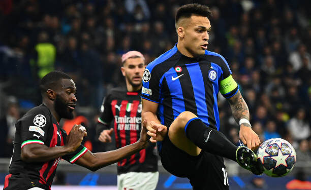 Pemain Inter Milan pada laga kontra AC Milan di pertandingan lanjutan Serie A Italia, di Stadion San Siro di Milan, Italia, Senin (22/4/2024) waktu setempat.
