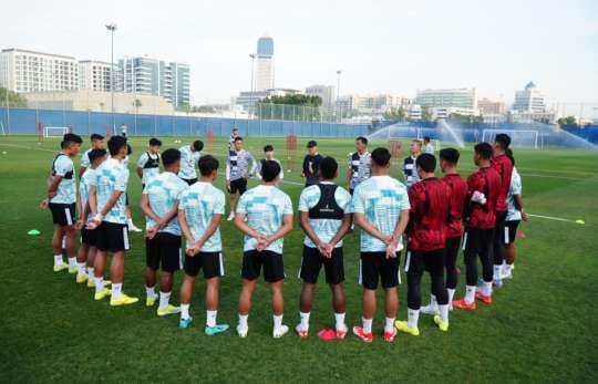 Tim U-23 Indonesia Jalani Latihan Perdana di Dubai 1 Tim U-23 Indonesia menjalani latihan perdana di Dubai.