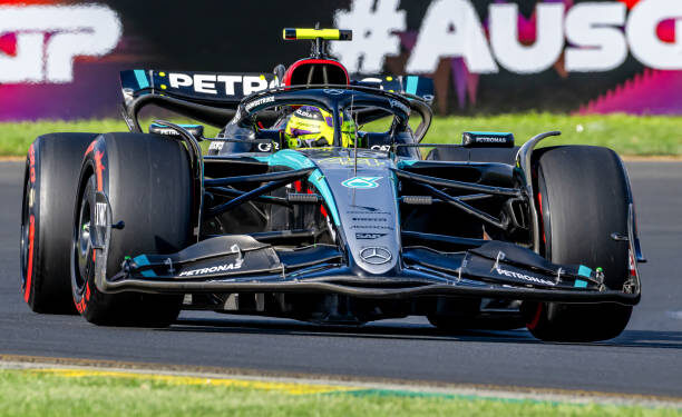 Soal Pro Kontra Dirinya Pindah ke Ferrari, Hamilton Tutup Telinga 1 Lewis Hamilton