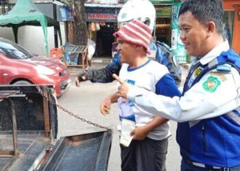 Pelaku pungli parkir yang diamankan Dishub Medan.