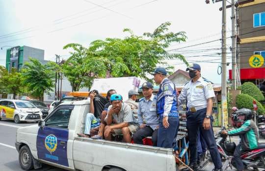 Dishub Medan Razia Pungli Parkir, 10 Orang Ditangkap 1 Razia pungli parkir di Kota Medan.