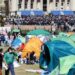 Pascapenangkapan Massal, Protes Pro-Palestina Melanda Kampus-kampus AS 2 Para pengunjuk rasa pro-Palestina berkumpul dan berkemah di dalam kampus Columbia University di New York, 22 April 2024.