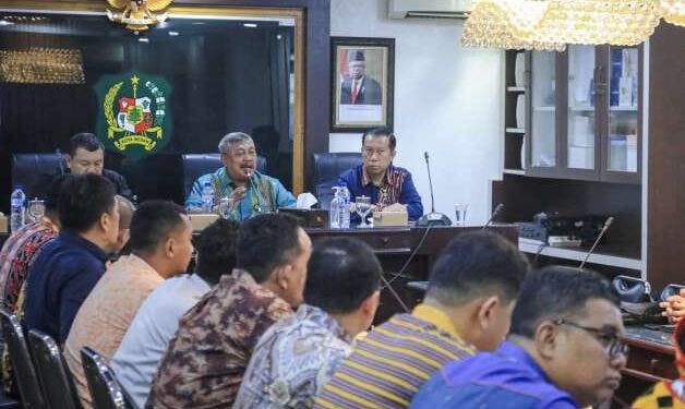 Rapat evaluasi penerimaan Retribusi Pelayanan Kebersihan Kota Medan.