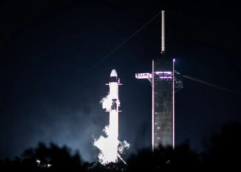 Roket SpaceX Falcon 9 dan pesawat ruang angkasa Dragon di Kennedy Space Center NASA di Florida, Amerika Serikat.