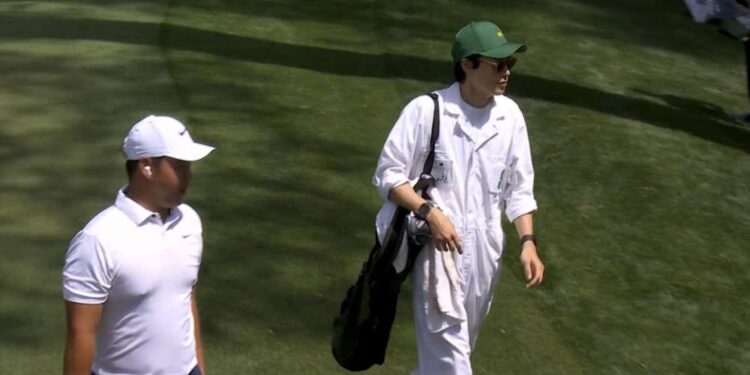 Hadiri Kompetisi Golf, Ryu Jun Yeol Dicecar Soal Status Aktivis Lingkungan 1 Ryu Jun Yeol menghadiri Kontes Par3 di Augusta National Golf Club di Georgia, Amerika Serikat.