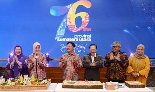 HUT ke-76 Provinsi Sumut Jadi Ajang Evaluasi dan Introspeksi 1 Syukuran dan Halal Bihalal Provinsi Sumut dalam Rangka Hari Jadi ke-76 Sumut dan Idulfitri 1445 H, di Aula Raja Inal Siregar, Kantor Gubernur Sumut, Kamis (18/4/2024).