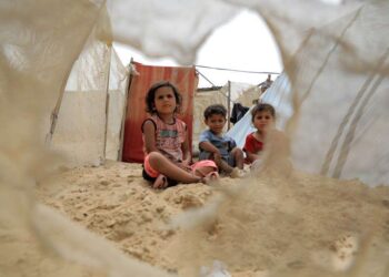Sekitar 110.000 orang telah meninggalkan Rafah untuk menyelamatkan diri, saat pengeboman Israel semakin intens di kota itu.