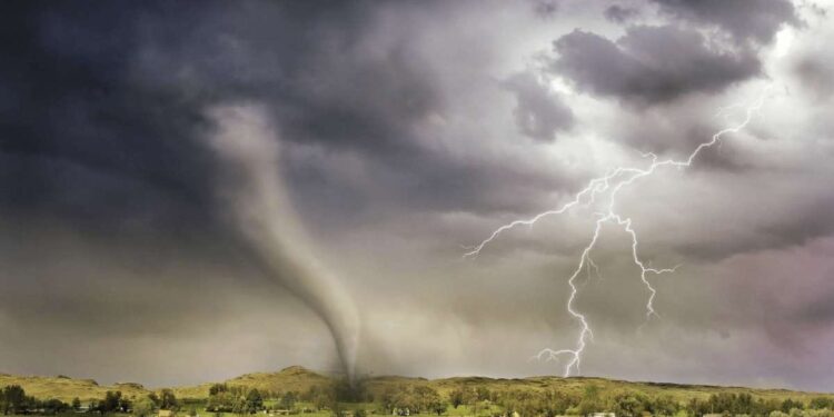 Badai dan Tornado di AS Tewaskan 18 Orang, Listrik Padam 1 Ilustrasi tornado.