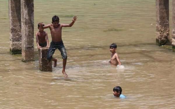 Bangladesh mencatatkan rekor suhu ekstrem tahun ini saat gelombang panas melanda sebagian besar wilayah di negara Asia Selatan itu.