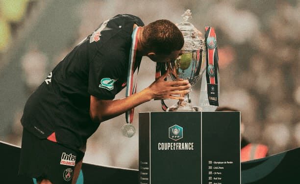 Mbappe Persembahkan Trofi Coupe de France untuk PSG 1 Kylian Mbappe
