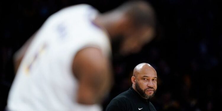 Los Angeles Lakers memecat pelatih kepala Darvin Ham.