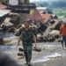 BMKG Sebut Banjir Lahar di Sumbar Dipicu Hujan Sangat Deras dan Panjang 2 Prajurit TNI melakukan evakuasi korban banjir lahar dingin di Kabupaten Agam, Sumbar.