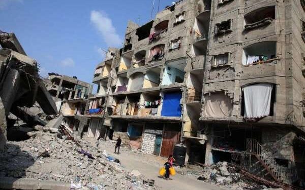 Hamas: Negosiasi Gencatan Senjata Setop Jika Israel Serang Rafah 1 Gerakan Perlawanan Islam Palestina (Hamas) pada Rabu (1/5/2024) menyatakan negosiasi gencatan senjata dengan Israel akan ditangguhkan jika Israel menyerang Kota Rafah di Jalur Gaza selatan.