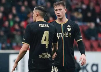 Pemain timnas Indonesia, Jay Idzes, membawa timnya Venezia menang pada pekan ke-37 Serie B Italia saat mengalahkan FeralpiSalo 2-1 di Stadion Pier Luigi Penzo, Minggu (5/5/2024).