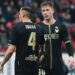 Jay Idzes Bawa Timnya Dekati Tiket Promosi Otomatis ke Serie A 2 Pemain timnas Indonesia, Jay Idzes, membawa timnya Venezia menang pada pekan ke-37 Serie B Italia saat mengalahkan FeralpiSalo 2-1 di Stadion Pier Luigi Penzo, Minggu (5/5/2024).
