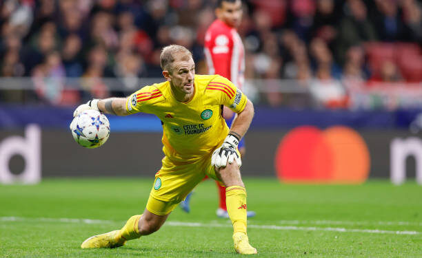 Kiper Celtic asal Inggris Joe Hart.