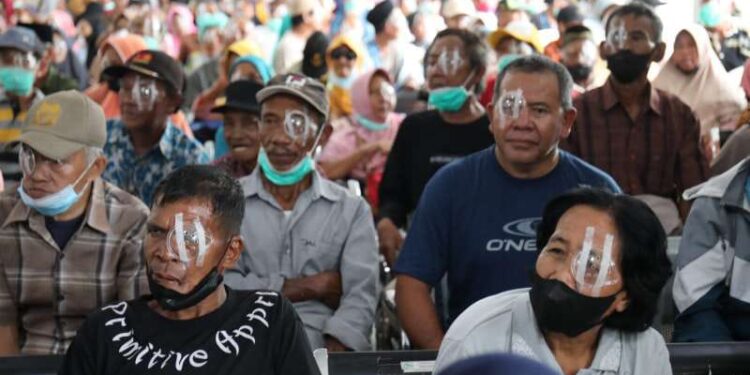 Peringati HLUN, Kemensos Bantu 2.022 Lansia Kembali Melihat Jelas 1 Memperingati Hari Lanjut Usia Nasional (HLUN) 2024, Kemensos menggelar operasi katarak gratis.