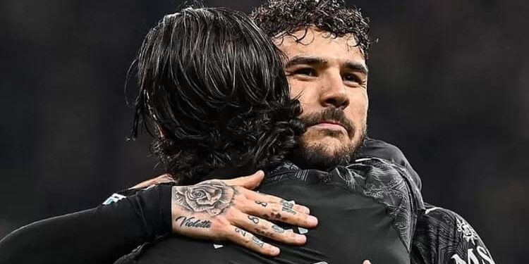 Aturan yang Bikin Serie A Tak Gampang Rekrut Pemain Non Uni Eropa 1 Pemain AC Milan, Theo Hernandez (menghadap kamera) merayakan gol ke gawang Napoli pada pertandingan Liga Serie A Italia, Minggu 11 Februari 2024.