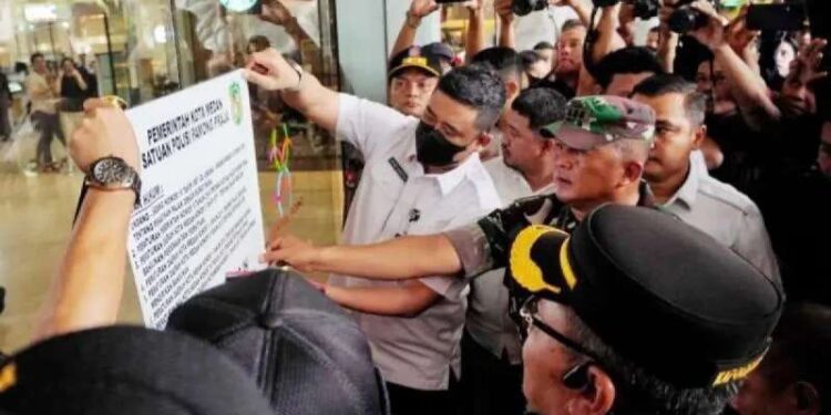 Pembongkaran Mall Centre Point ditangguhkan oleh Pemko Medan.