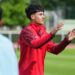 Pemain Timnas Indonesia U-23, Rafael Struick, sedang berlatih, di Stade de Lagrange, Prancis.