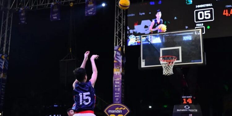 Lima Tim Jadi Juara di Mandiri 3X3 Indonesia Regional Sumatera 1 Sejumlah pebasket muda bertanding dalam turnamen Mandiri 3X3 Indonesia Regional Sumatera yang diselenggarakan di Kota Medan, Sumatera Utara, Rabu (1/5/2024).