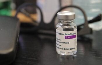 Vaksin AstraZeneca.