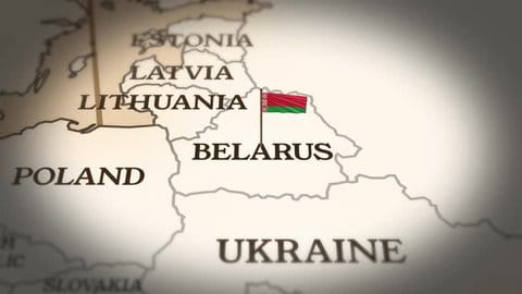 Lima Anggota EAEU Teken Perjanjian Perkuat Integrasi Ekonomi 1 Ilustrasi bendera Belarusia di atas peta Eropa Timur.