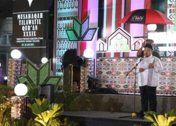 Bupati Tapsel, Dolly Pasaribu.