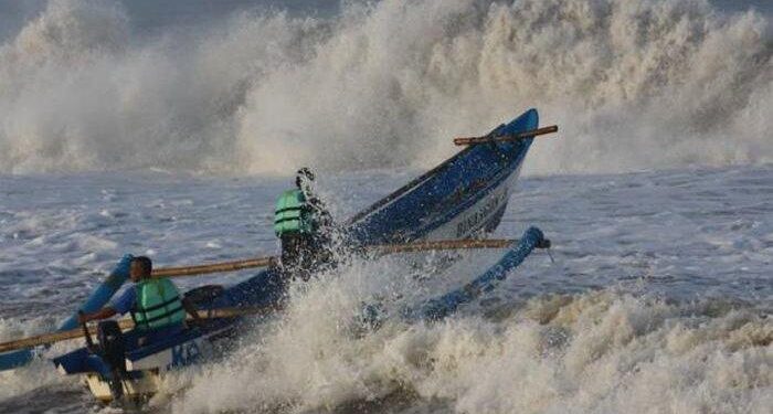 Waspadai! Gelombang di Perairan Laut Nias Diprediksi hingga 4 Meter 1 Ilustrasi gelombang tinggi.